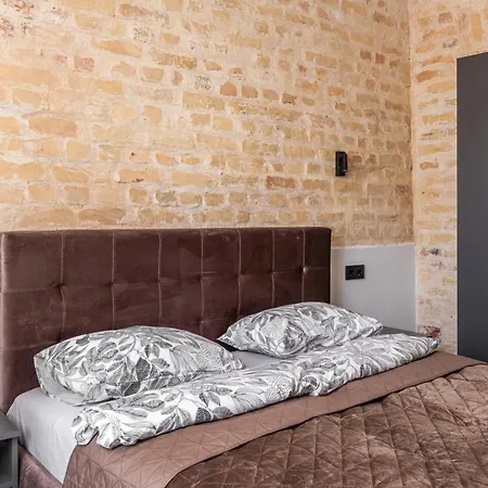 Parkside 2-bedroom Ground-floor With A Free Parking 公寓 *