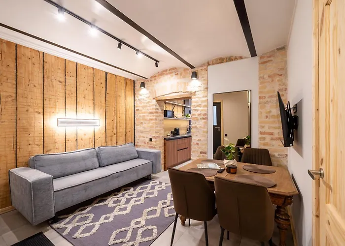 Parkside 2-bedroom Ground-floor With A Free Parking 公寓 里加