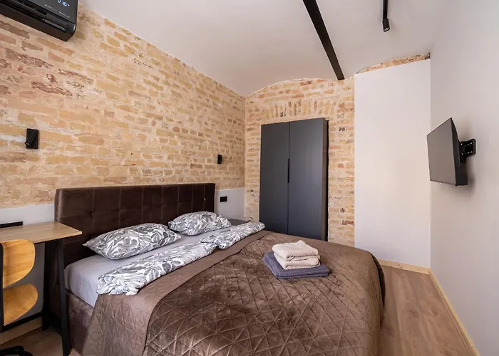 Parkside 2-bedroom Ground-floor With A Free Parking