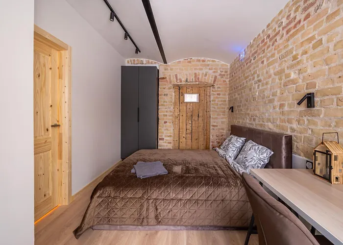 Parkside 2-bedroom Ground-floor With A Free Parking *