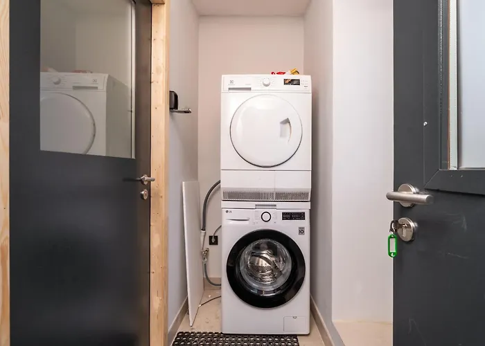 Parkside 2-bedroom Ground-floor With A Free Parking 公寓 *