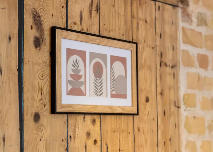 Parkside 2-bedroom Ground-floor With A Free Parking 公寓