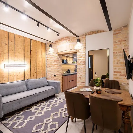 Parkside 2-bedroom Ground-floor With A Free Parking Appartement Riga