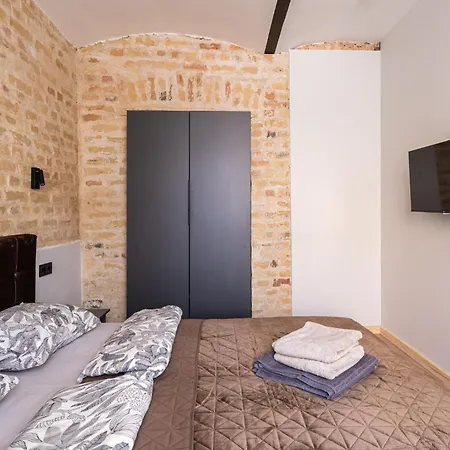 Apartamento Parkside 2-bedroom Ground-floor With A Free Parking *
