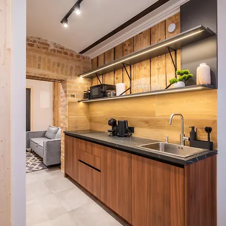 Parkside 2-bedroom Ground-floor With A Free Parking