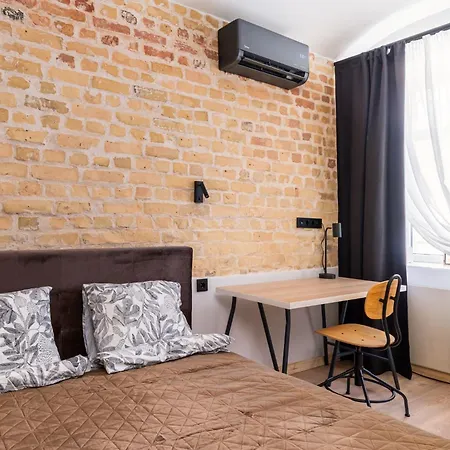 Parkside 2-bedroom Ground-floor With A Free Parking *