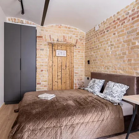 Parkside 2-bedroom Ground-floor With A Free Parking Lejlighed
