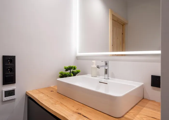 Parkside 2-bedroom Ground-floor With A Free Parking Appartement Riga