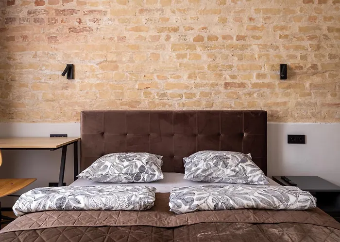 Parkside 2-bedroom Ground-floor With A Free Parking *