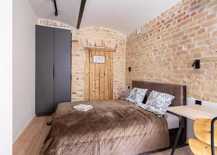 Parkside 2-bedroom Ground-floor With A Free Parking Apartment