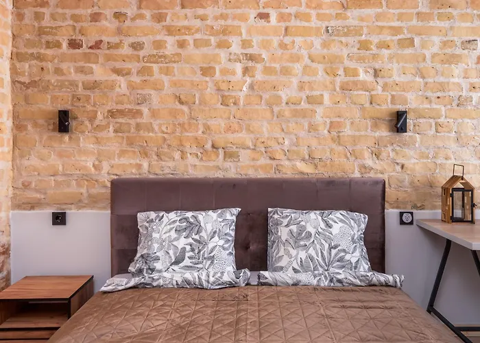 Parkside 2-bedroom Ground-floor With A Free Parking Apartment Riga