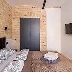 Apartman Parkside 2-bedroom Ground-floor With A Free Parking *