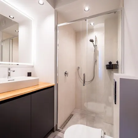 Parkside 2-bedroom Ground-floor With A Free Parking ريغا